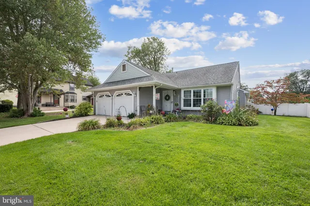 $450,000 | 17 Oakton Drive, Mantua, NJ 08051