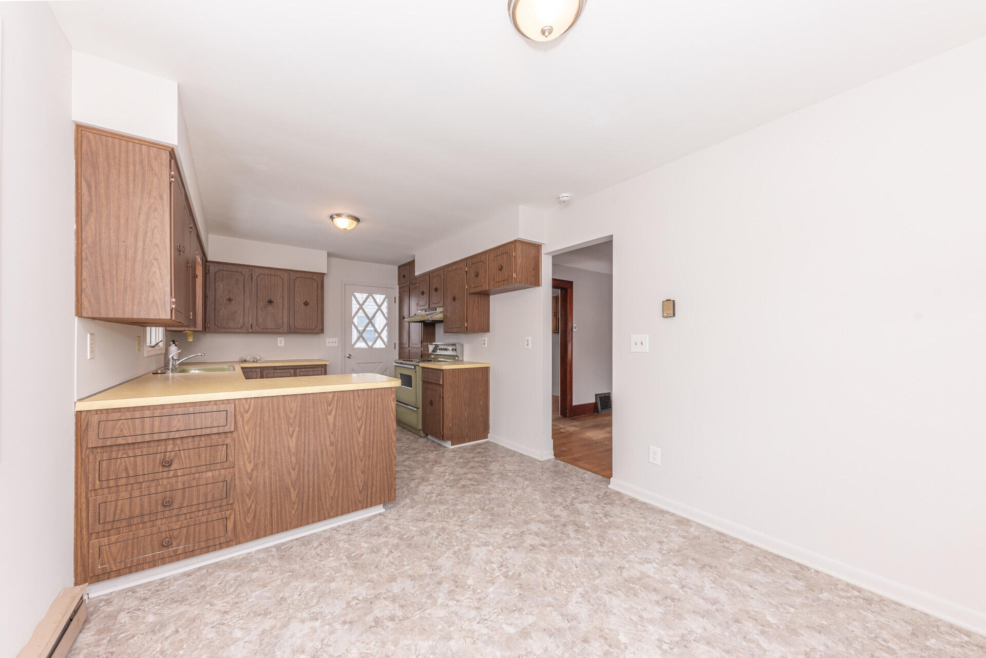701 Michigan Avenue Monroe, MI 48162 - Photo 11 of 35 10