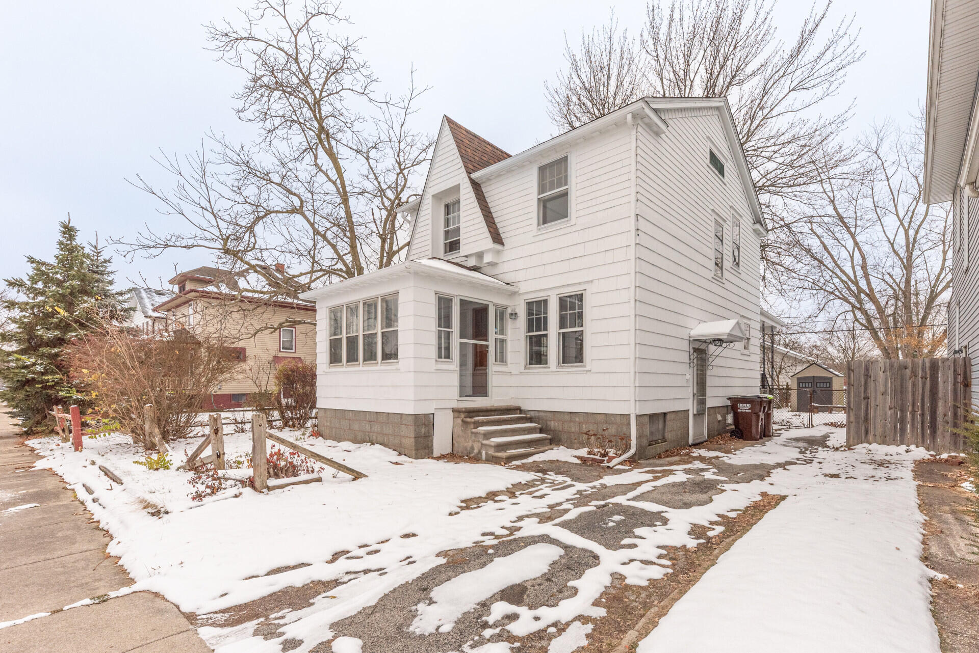 701 Michigan Avenue Monroe, MI 48162 - Photo 2 of 35 1b