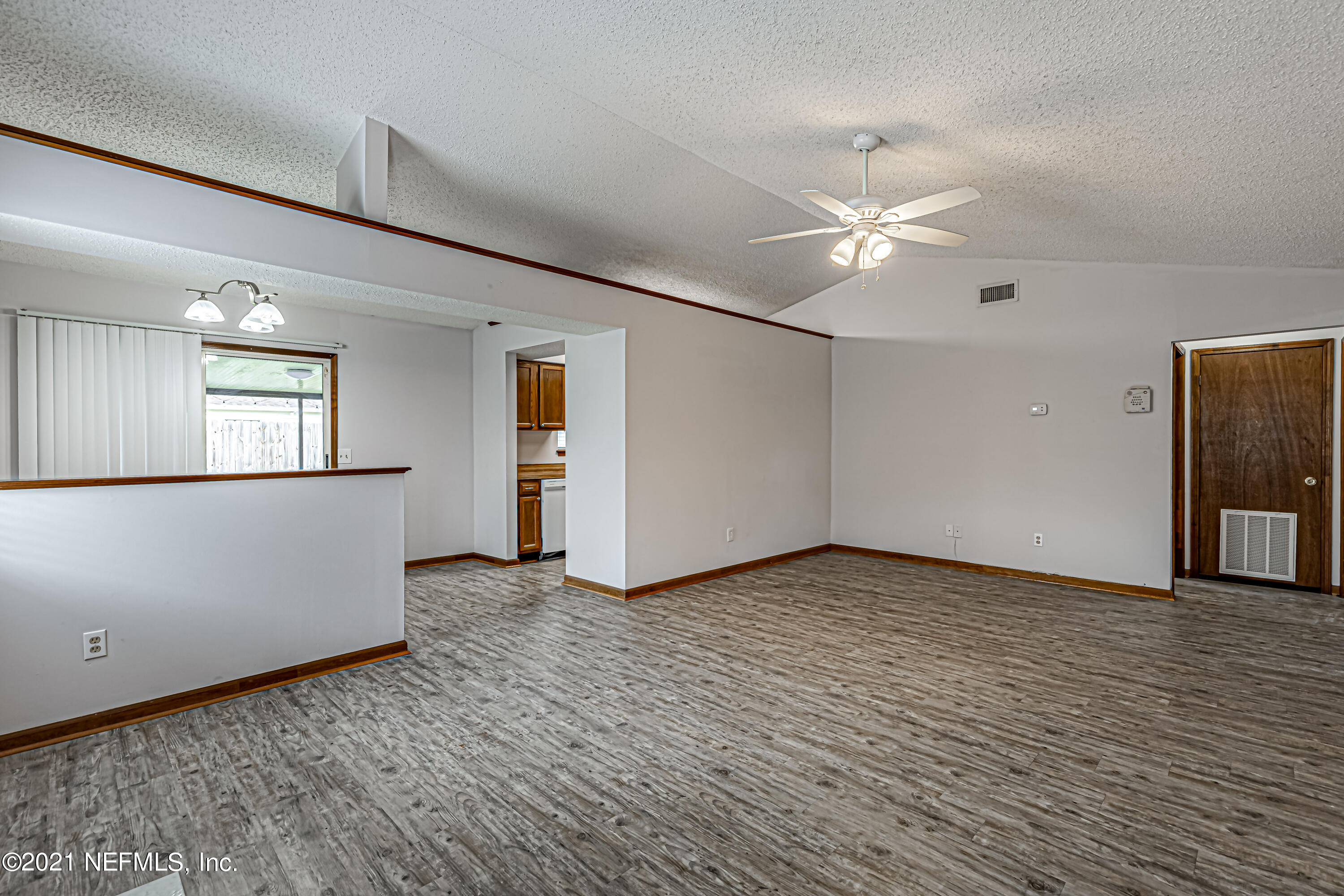 2226 Mareeba Road Jacksonville, FL 32246 - Photo 9 of 30 9-Living Room