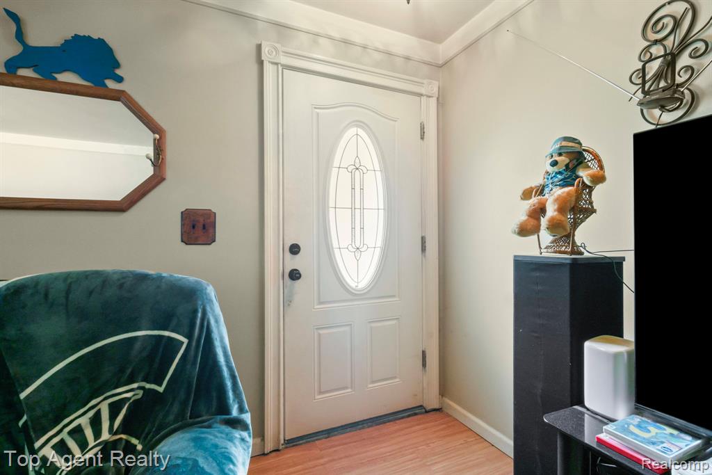 54951 Ridge Road New Baltimore, MI 48047 - Photo 17 of 58 Gallery Image 17