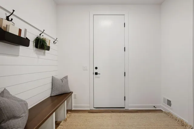 $999,900 | 2415 Laurie Court West, St. Paul, MN 55113