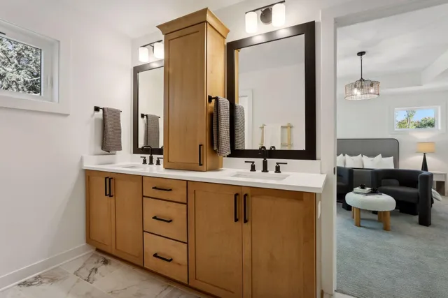 $999,900 | 2415 Laurie Court West, St. Paul, MN 55113