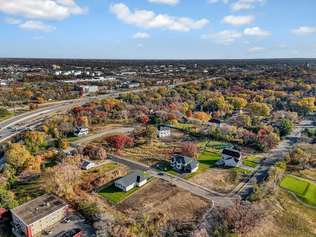 $999,900 | 2415 Laurie Court West, St. Paul, MN 55113