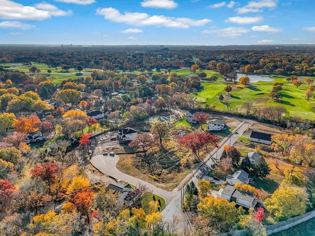 $999,900 | 2415 Laurie Court West, St. Paul, MN 55113