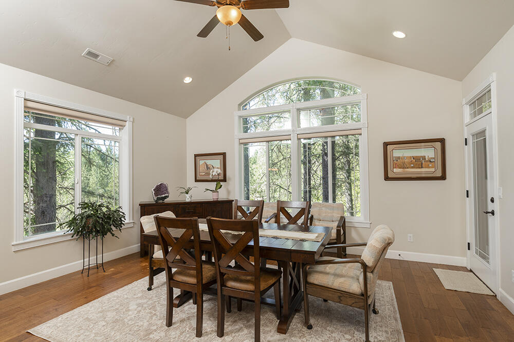 1280 Marcy Loop Road Grants Pass, OR 97527 - Photo 4 of 25