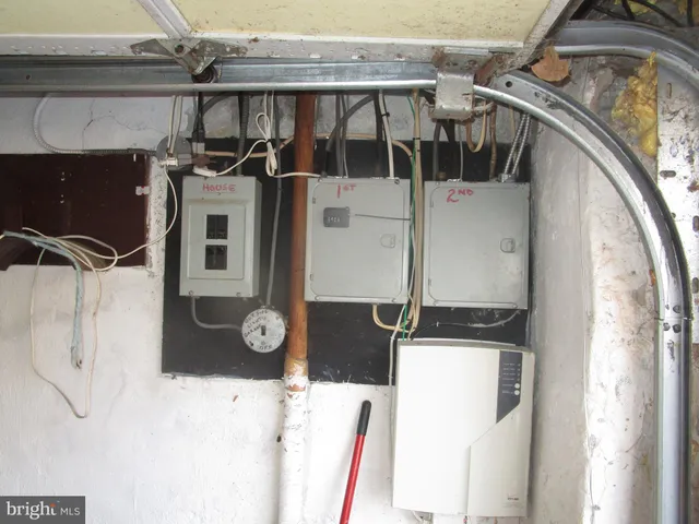 $269,000 | 887 Windermere Avenue, Drexel Hill, PA 19026