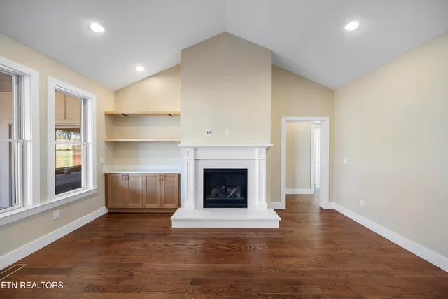 $890,000 | 5929 John Drive, Greenback, TN 37742