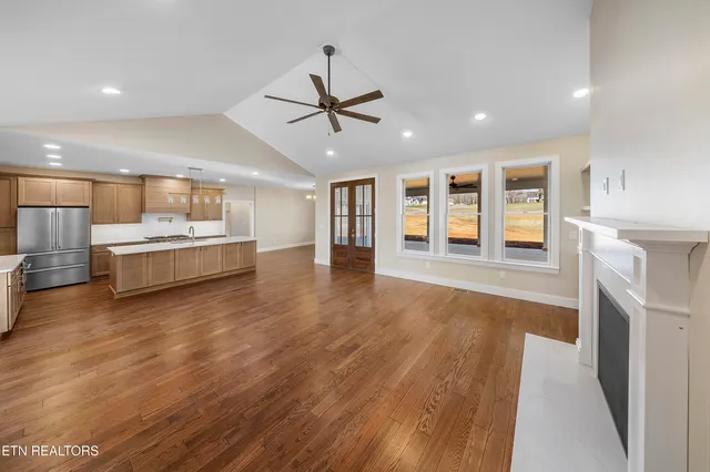 $890,000 | 5929 John Drive, Greenback, TN 37742