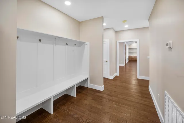 $890,000 | 5929 John Drive, Greenback, TN 37742