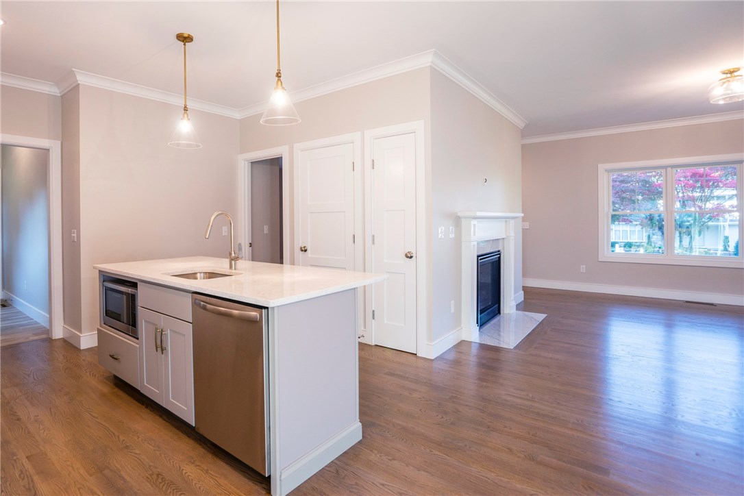 17 Applewood Road Cranston, RI 02920 - Photo 11 of 41