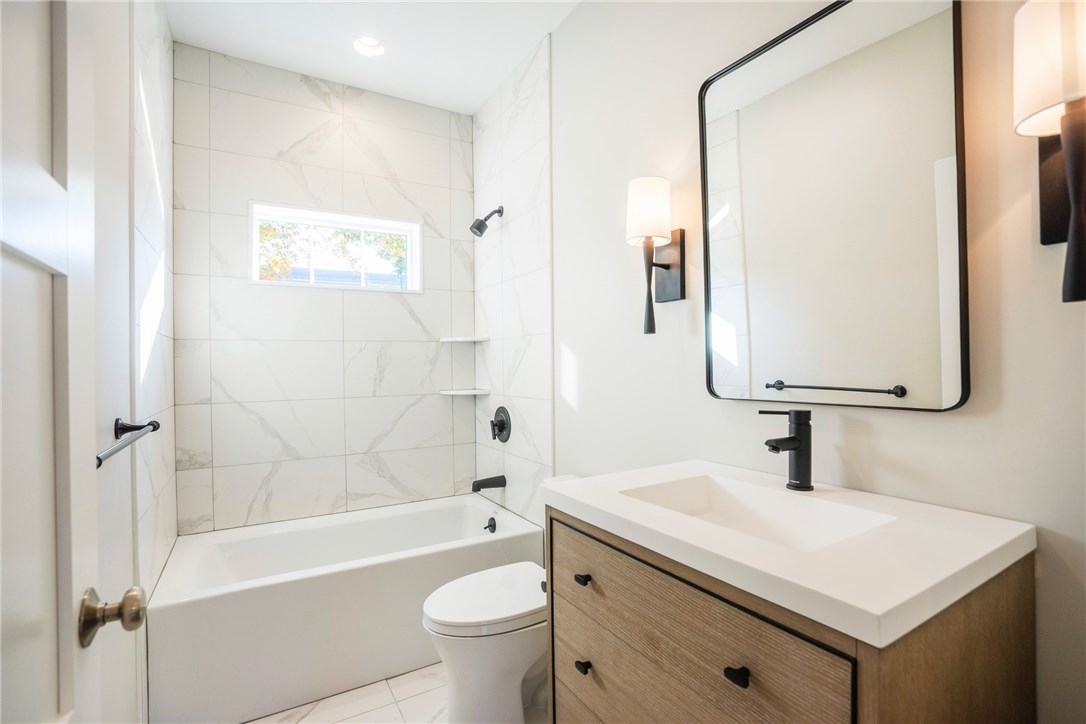 17 Applewood Road Cranston, RI 02920 - Photo 20 of 41