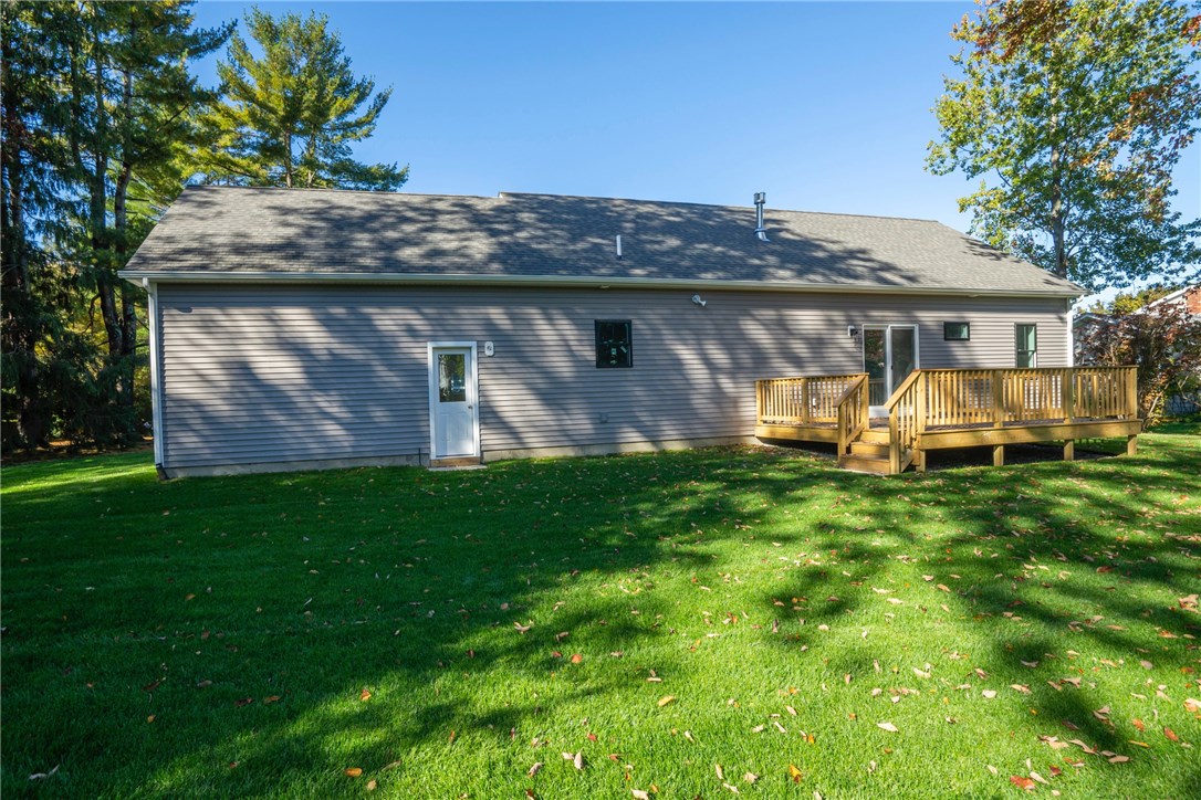 17 Applewood Road Cranston, RI 02920 - Photo 35 of 41