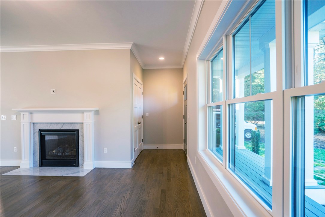 17 Applewood Road Cranston, RI 02920 - Photo 8 of 41