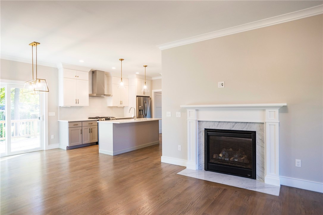 17 Applewood Road Cranston, RI 02920 - Photo 10 of 41