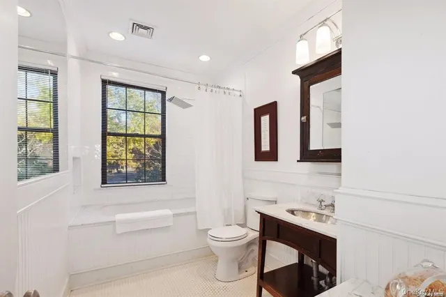 $1,499,998 | 56 Floral Parkway, Floral Park, NY 11001