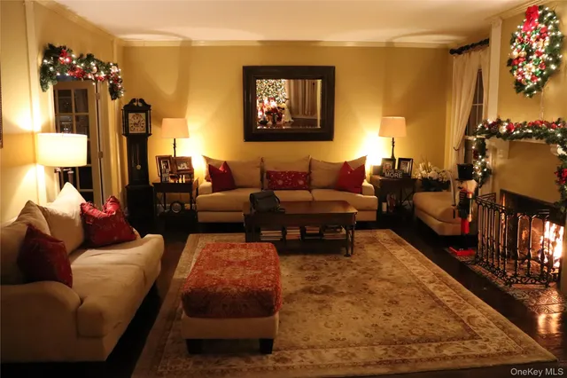 $1,499,998 | 56 Floral Parkway, Floral Park, NY 11001