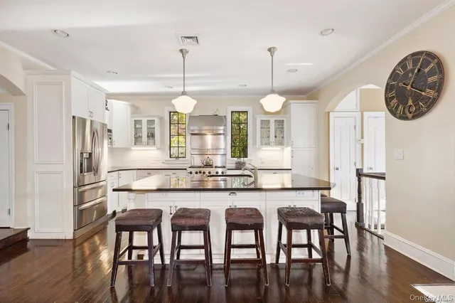 $1,499,998 | 56 Floral Parkway, Floral Park, NY 11001