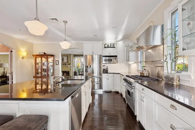 $1,499,998 | 56 Floral Parkway, Floral Park, NY 11001