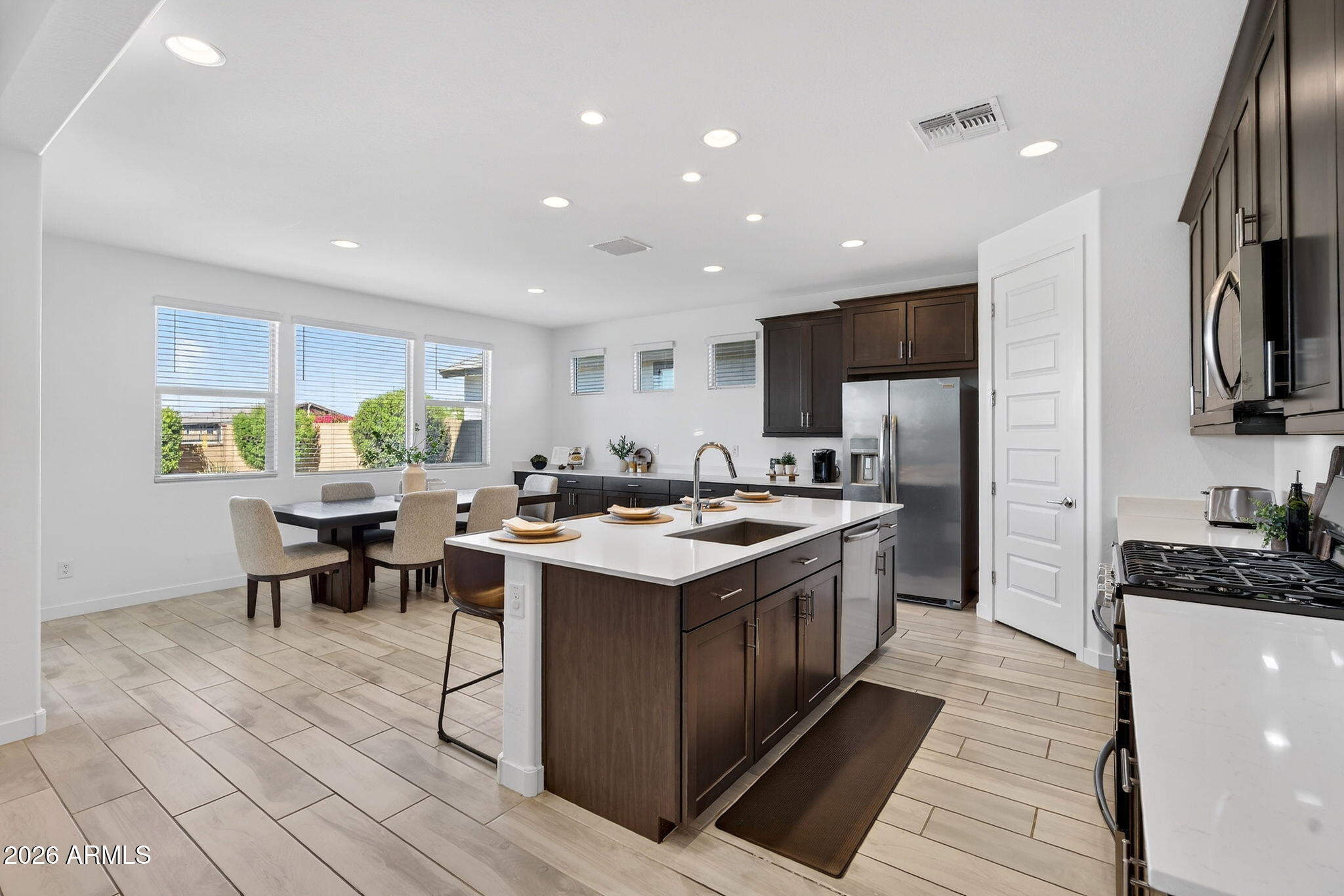 4112 East Appaloosa Road Gilbert, AZ 85296 - Photo 16 of 66 Kitchen/Dining