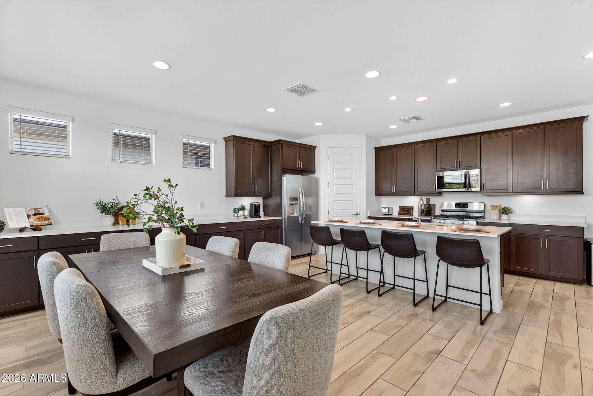 4112 East Appaloosa Road Gilbert, AZ 85296 - Photo 5 of 66 Kitchen/Dining