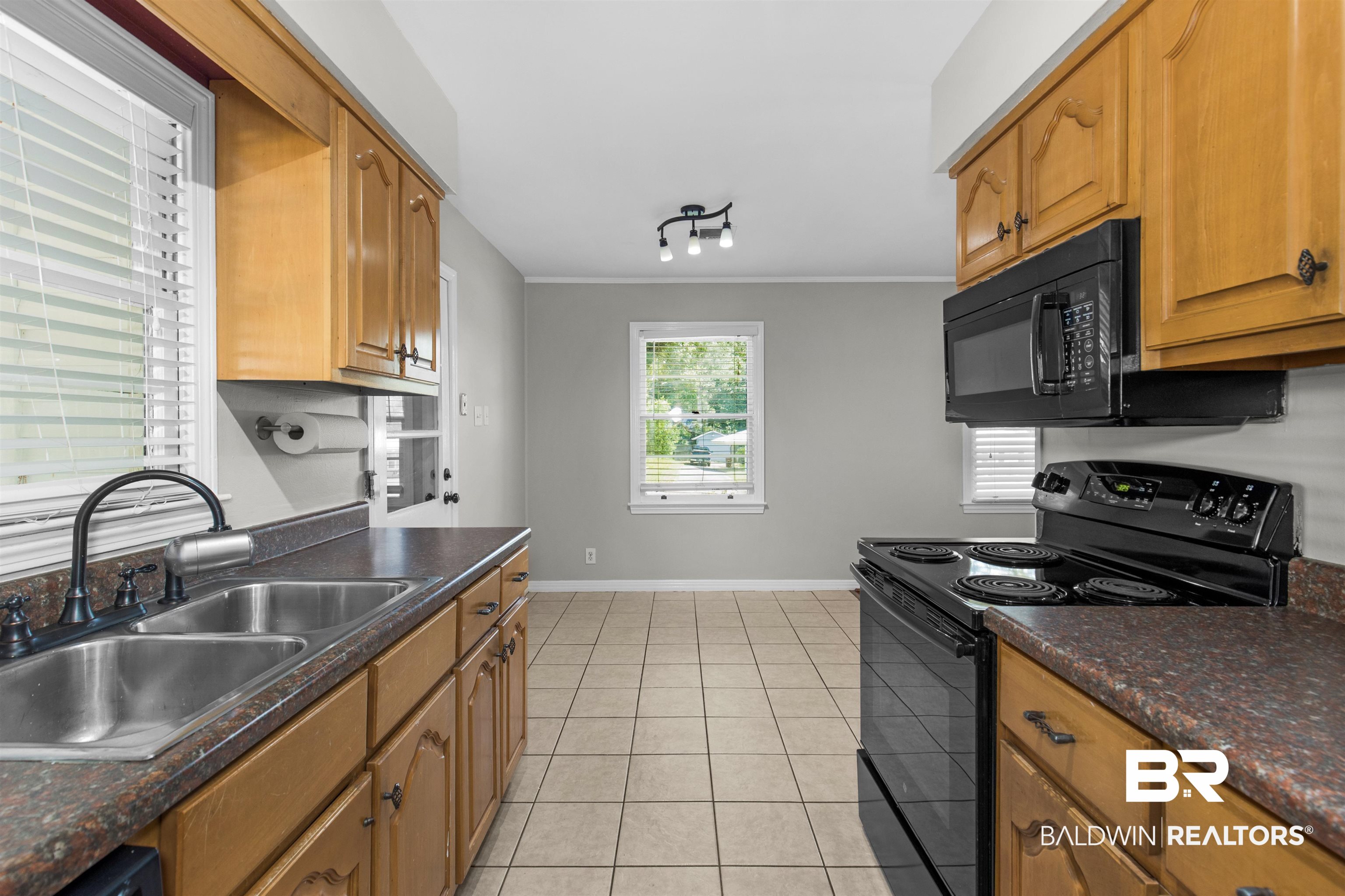 5114 Geoffrey Drive Mobile, AL 36693 - Photo 8 of 22