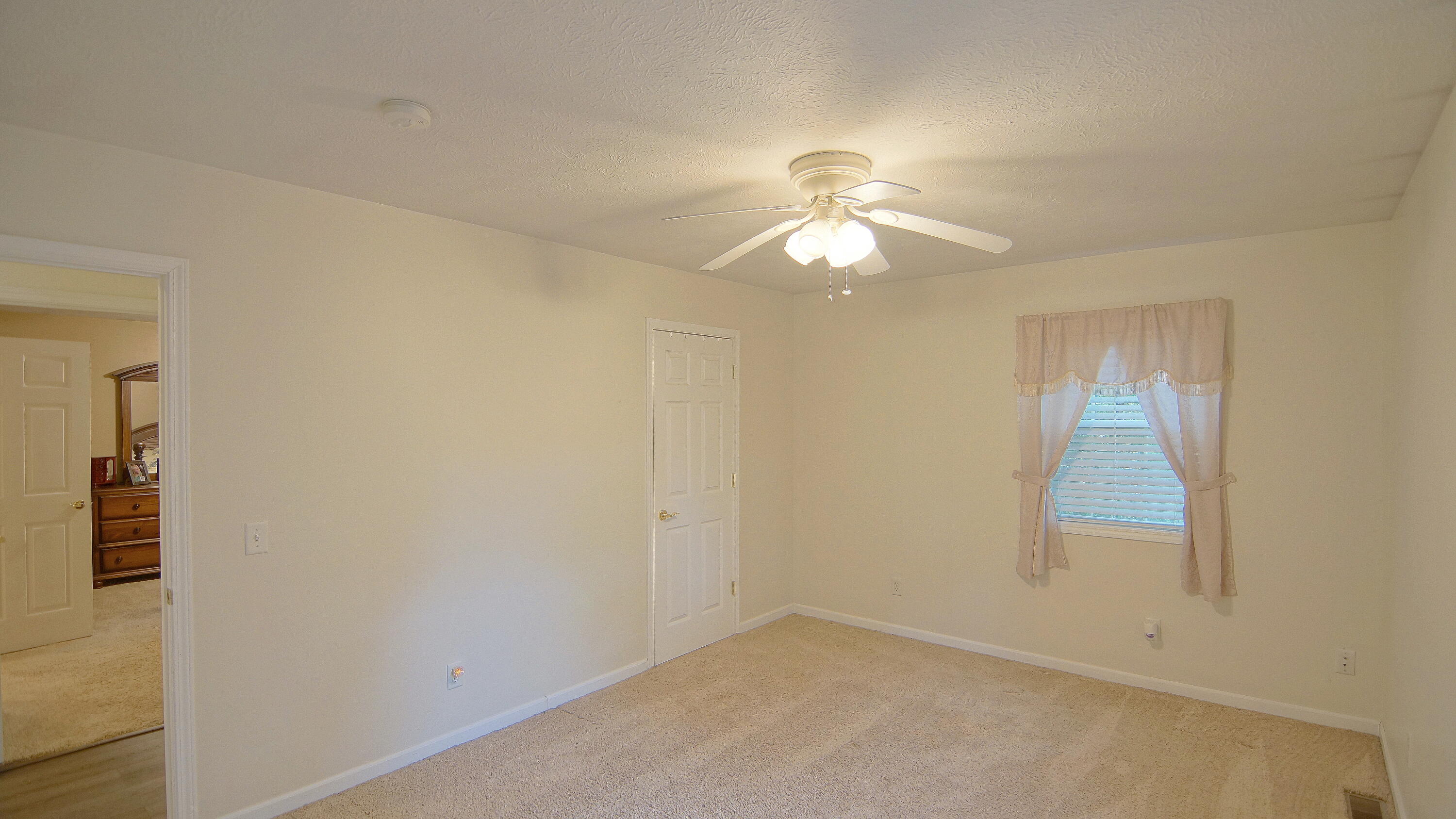 23803 Evan Street Cassopolis, MI 49031 - Photo 10 of 35 DSC05202