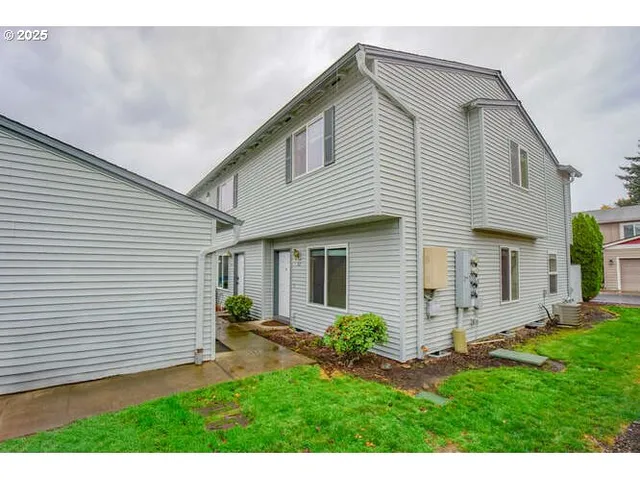 $299,000 | 4000 Northeast 109th Avenue, Unit 53, Vancouver, WA 98682
