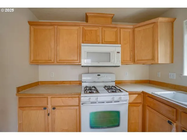 $299,000 | 4000 Northeast 109th Avenue, Unit 53, Vancouver, WA 98682