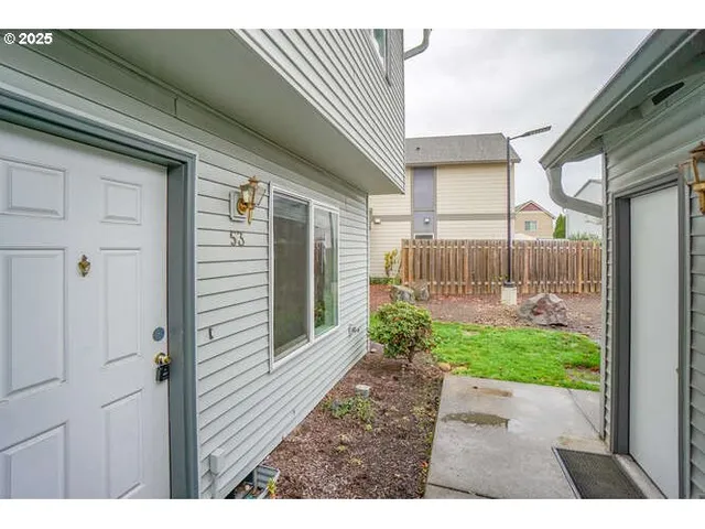 $299,000 | 4000 Northeast 109th Avenue, Unit 53, Vancouver, WA 98682