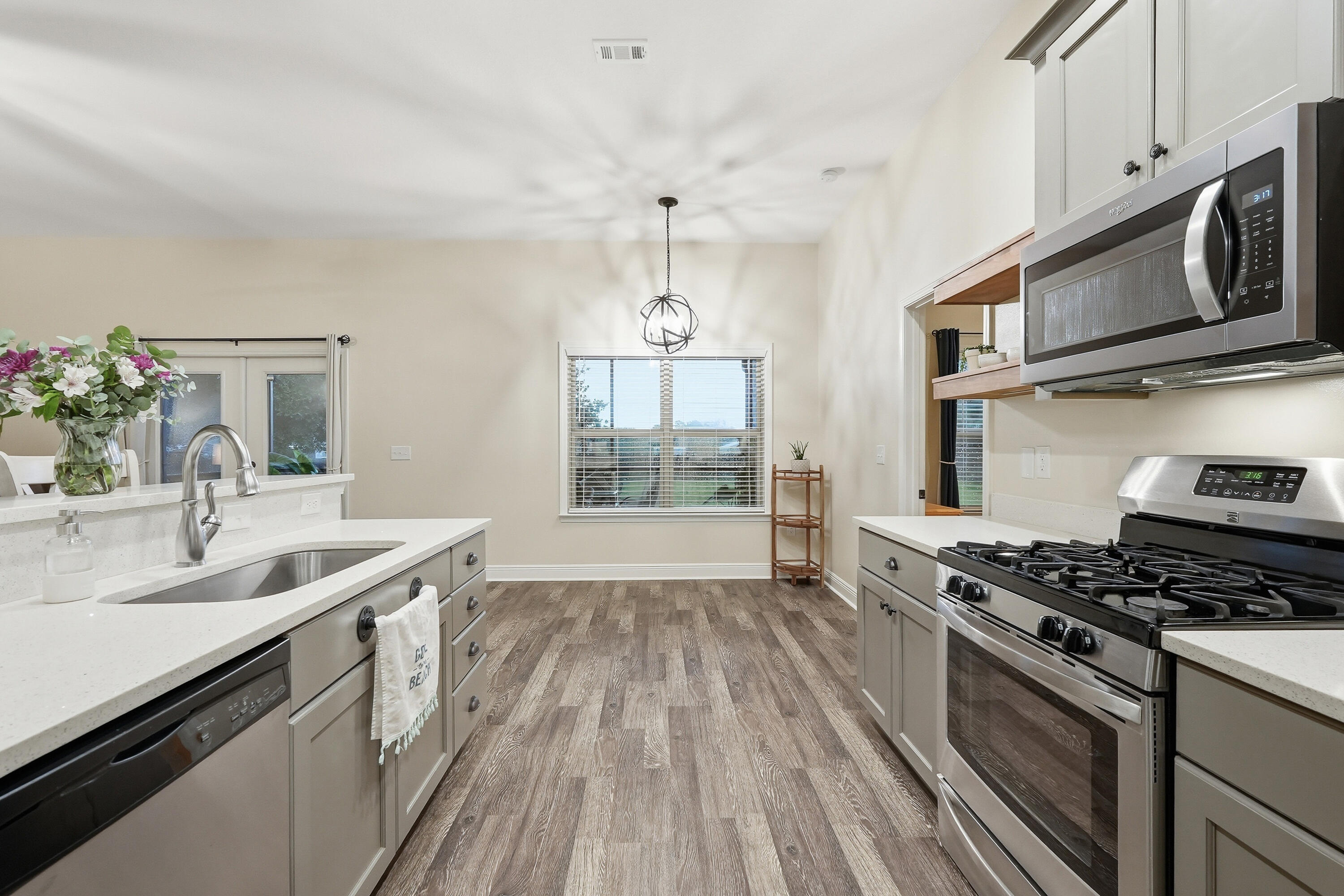 5463 Monterrey Road Crestview, FL 32539 - Photo 32 of 71 5463 monterrey rd interiors-20