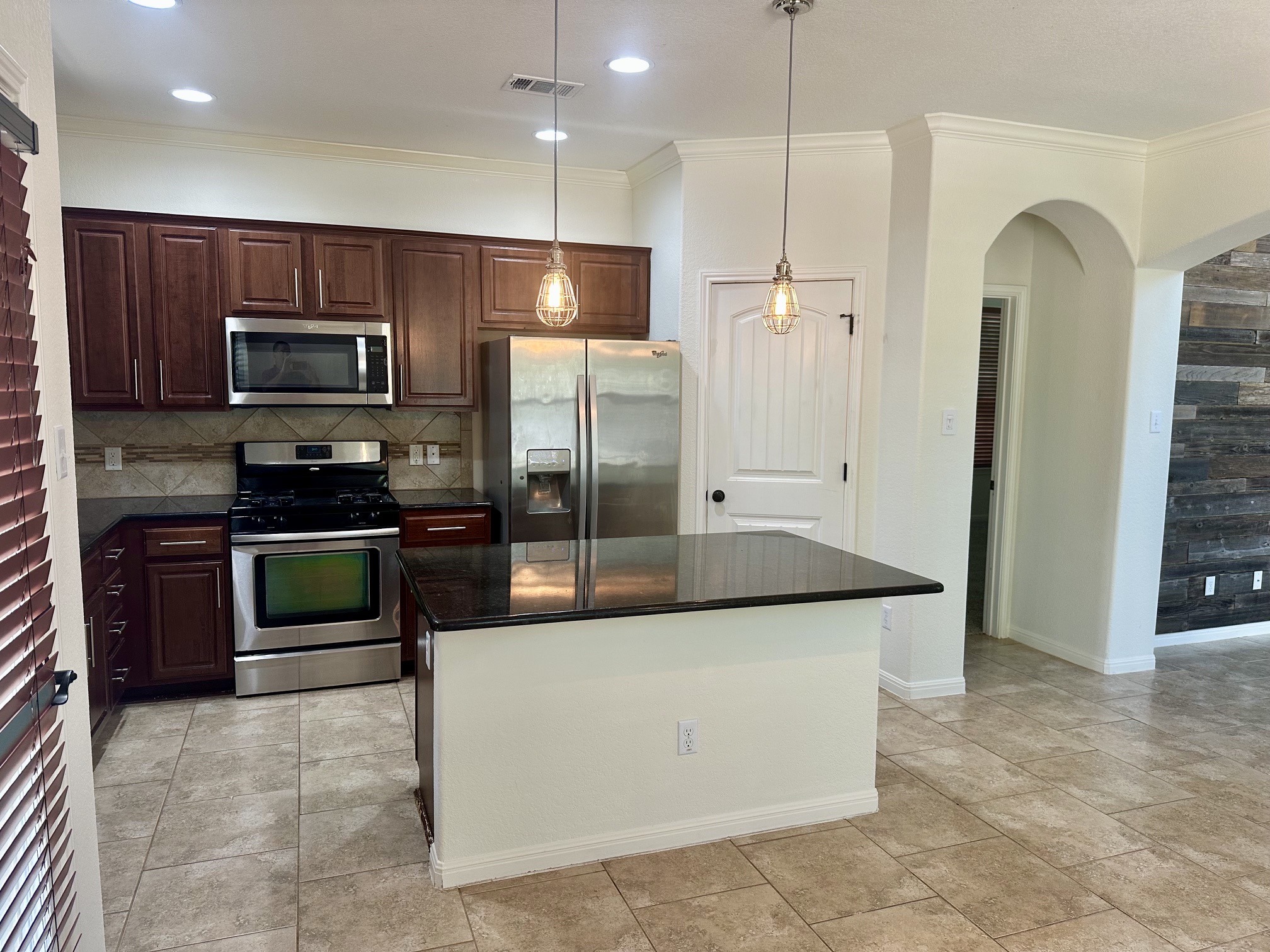 7233 Menchaca Road, Unit 17 Austin, TX 78745 - Photo 9 of 38