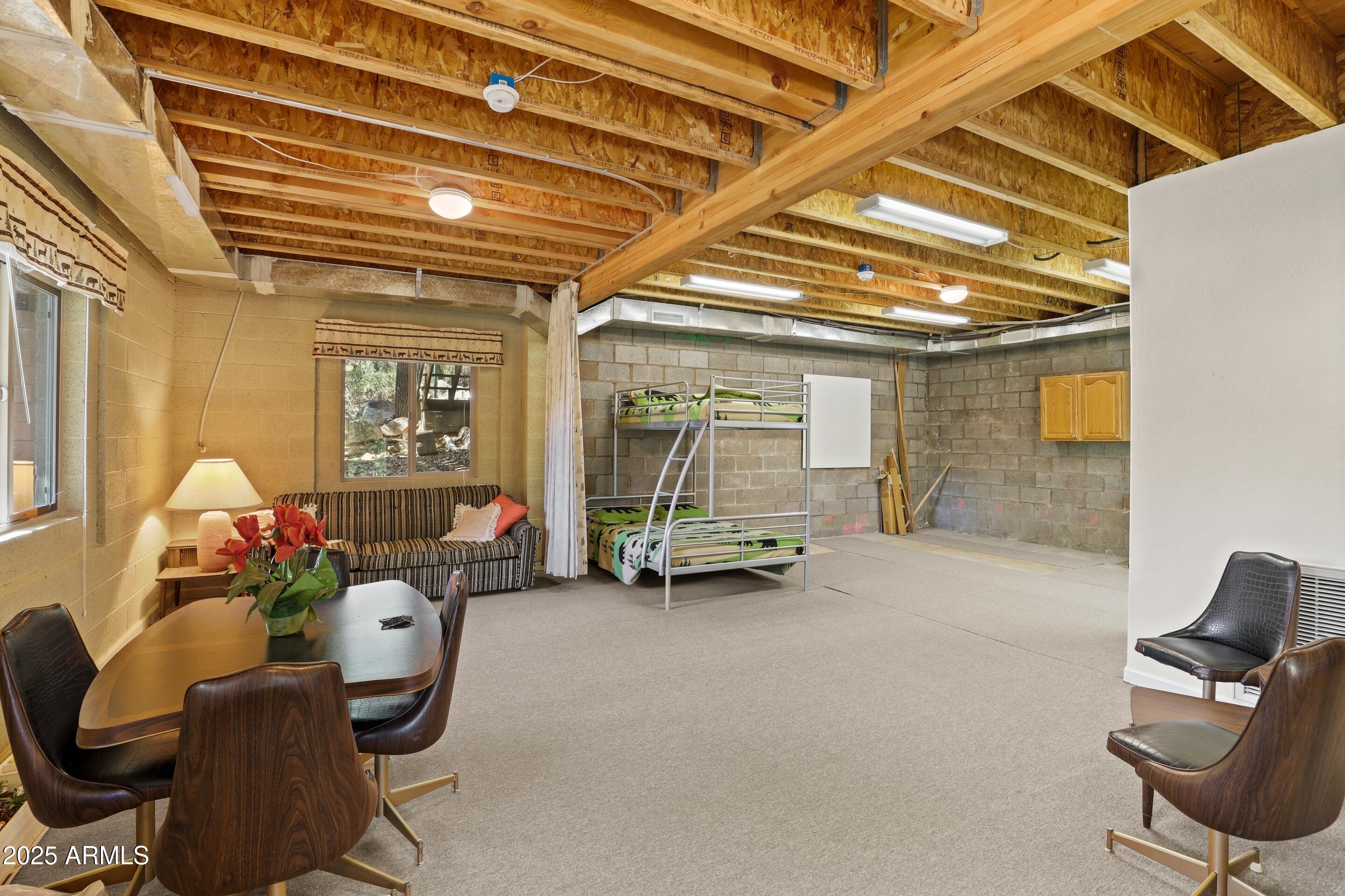 989 Verde Road Payson, AZ 85541 - Photo 28 of 44 a view of a room with gym equipment