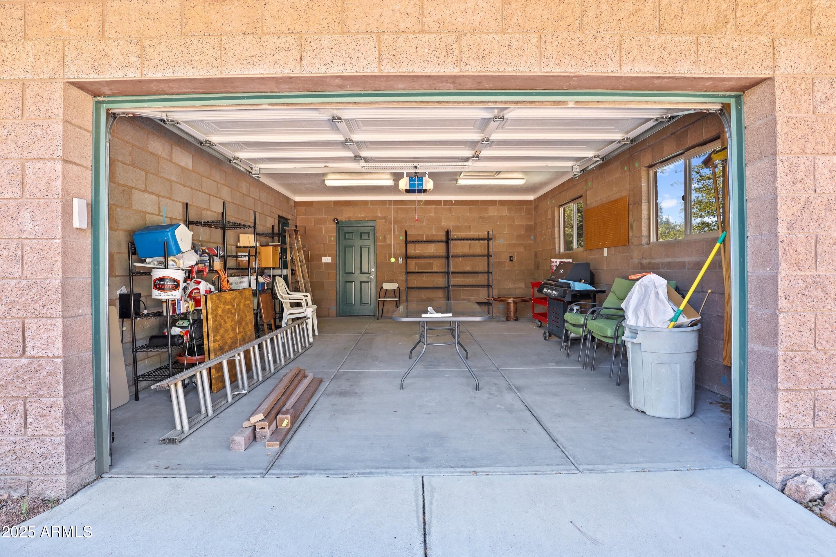 989 Verde Road Payson, AZ 85541 - Photo 32 of 44 a view of a room with gym equipment