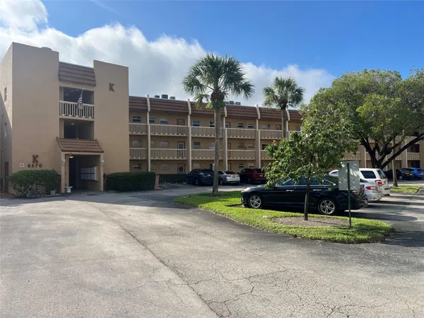 $99,900 | 6670 Royal Palm Boulevard, Unit 106K, Margate, FL 33063