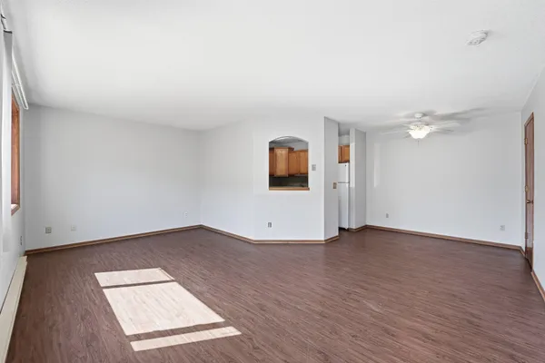 $1,640 | 64 East 13th Street, Waconia, MN 55387