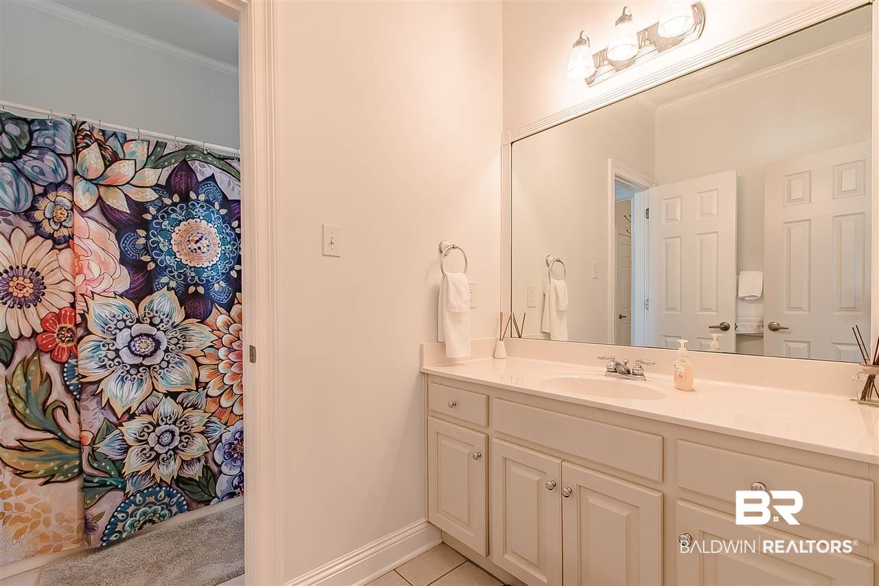217 General Canby Loop Daphne, AL 36527 - Photo 31 of 45 Jack n Jill Bath