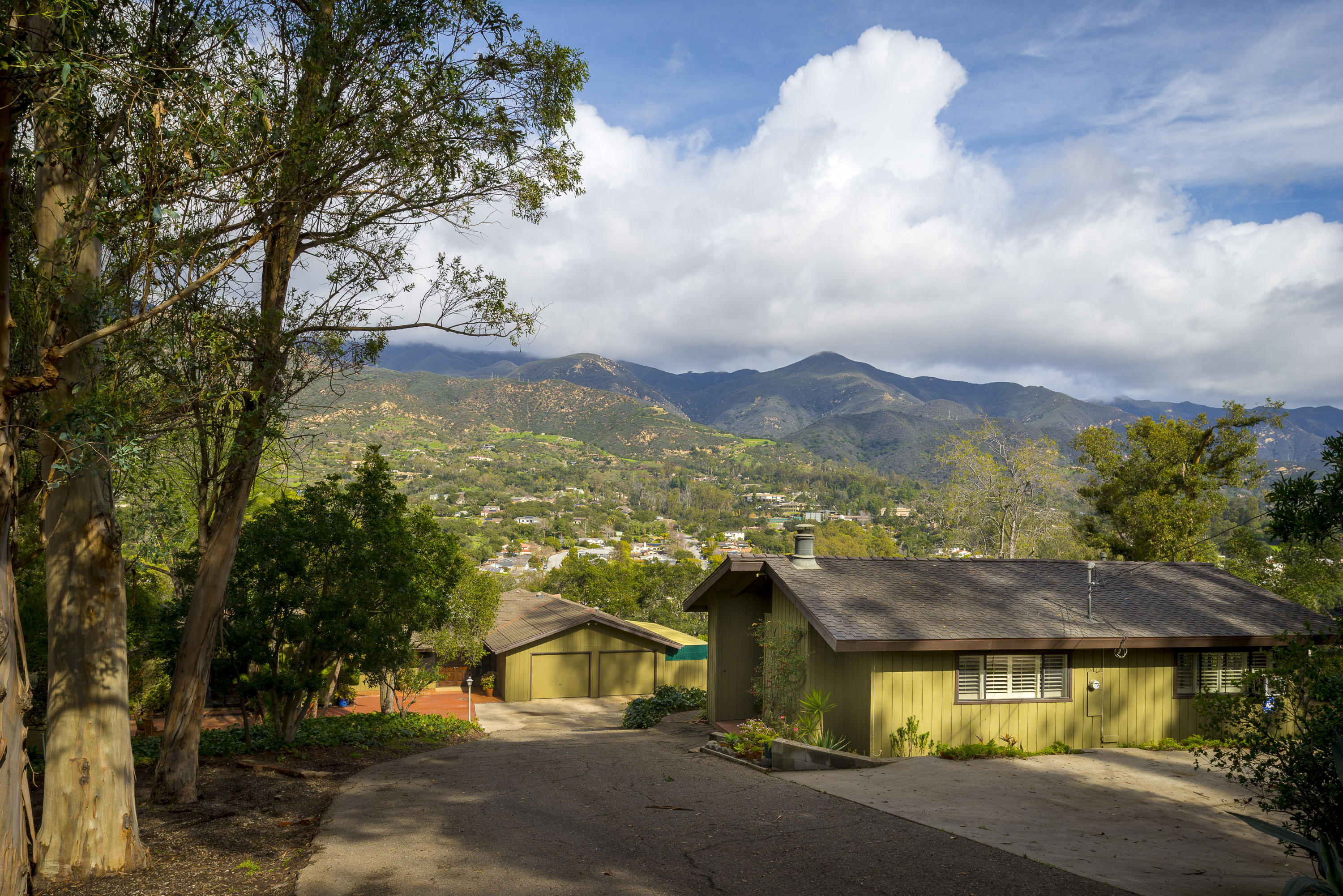 100 Sierra Vista Road Montecito, CA 93108 - Photo 18 of 28 Guest House at top of driveway