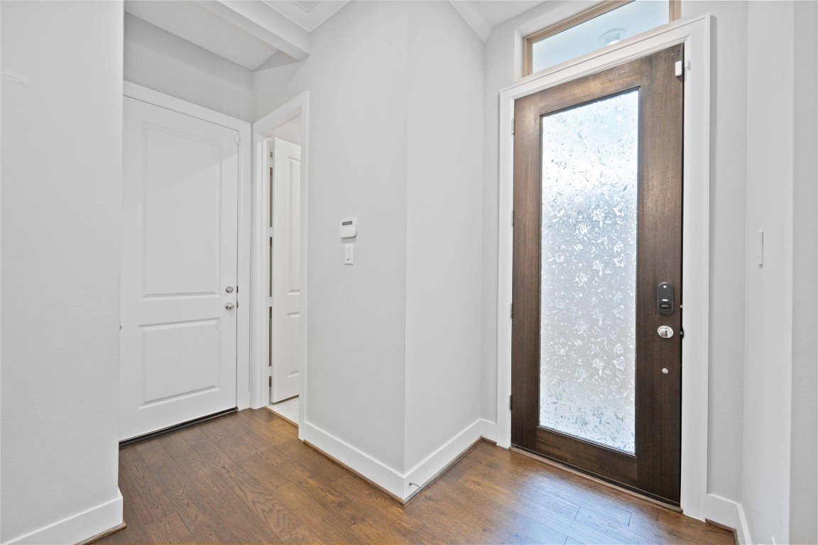 1324 West Pierce Street Houston, TX 77019 - Photo 5 of 26 a view of an empty room and window