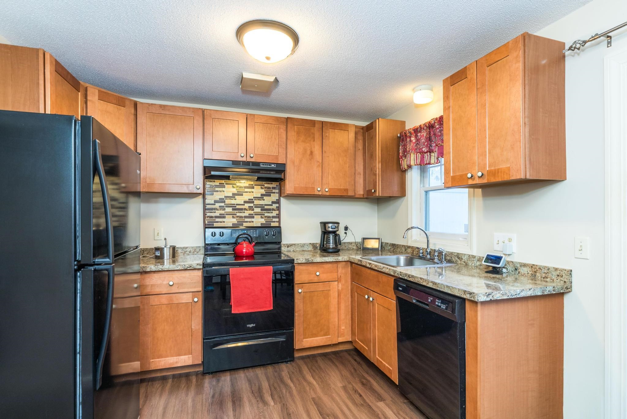 54 Woodland Green Rochester, NH 03868 - Photo 4 of 24