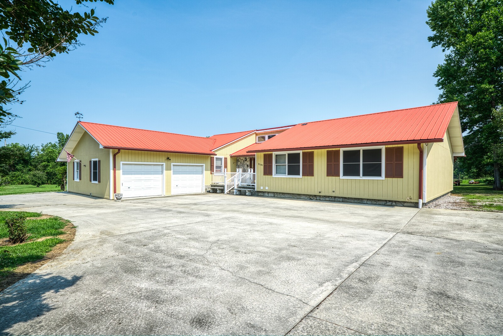 2101 Elmore Town Road Baxter, TN 38544 - Photo 1 of 28