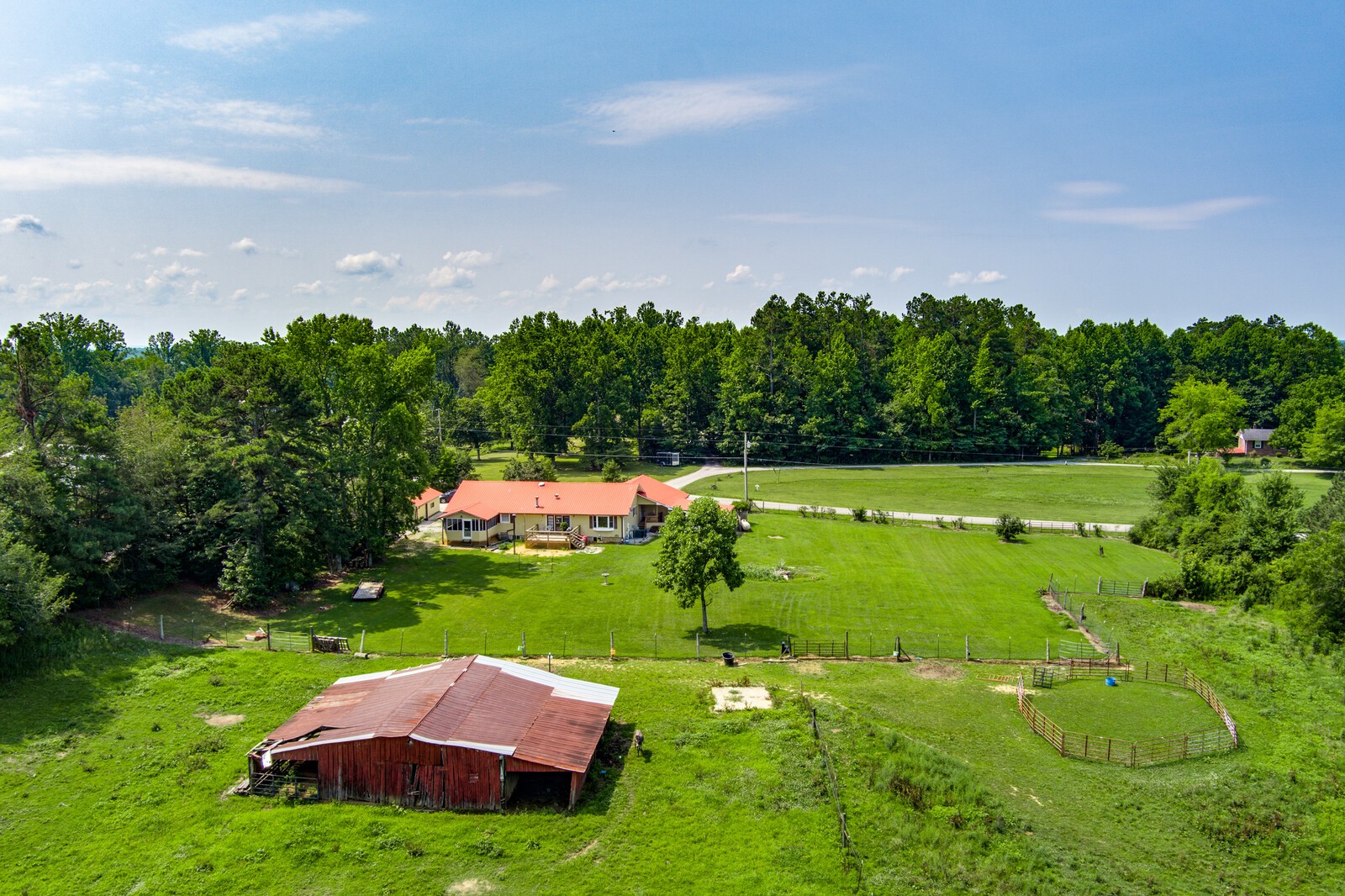 2101 Elmore Town Road Baxter, TN 38544 - Photo 2 of 28