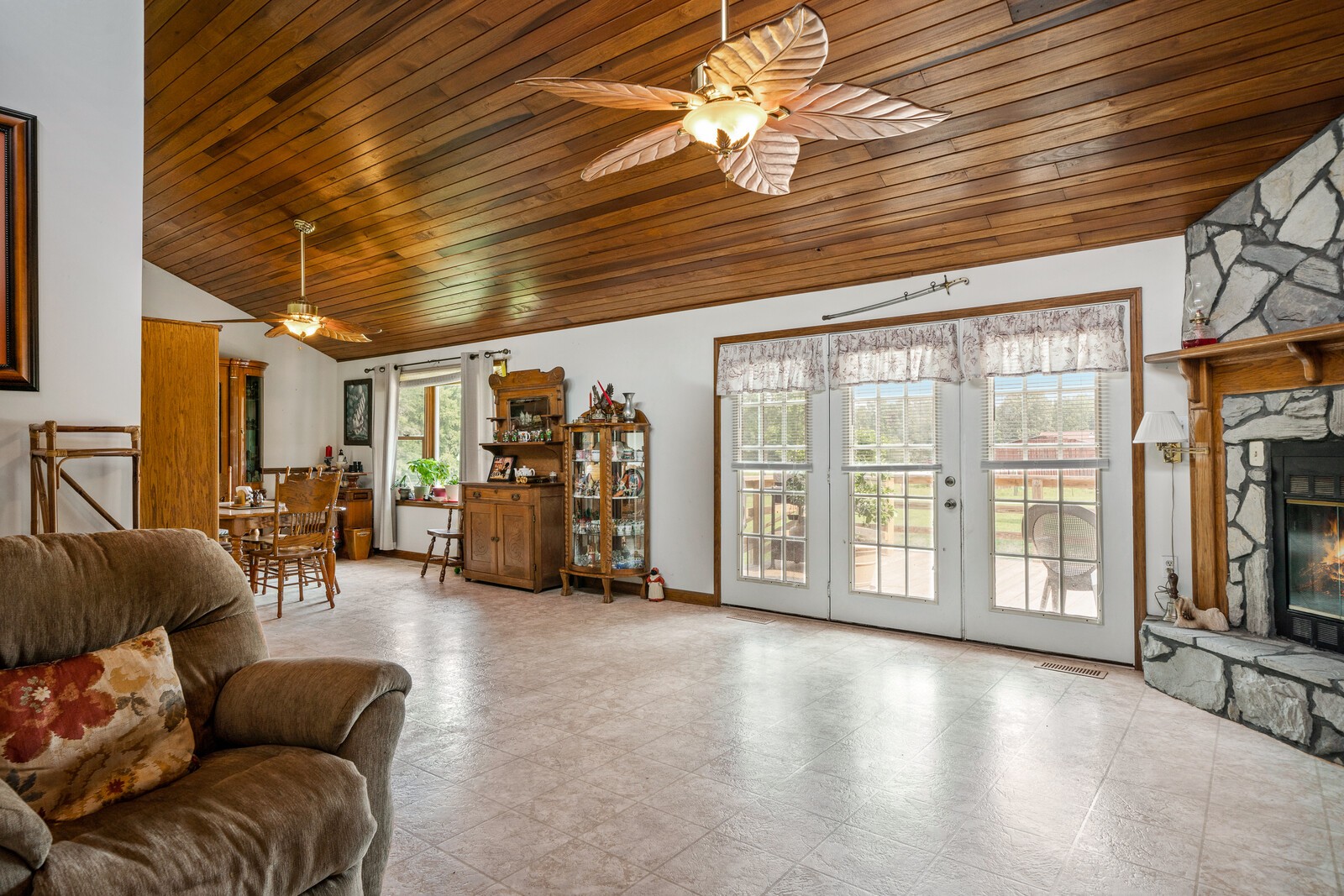 2101 Elmore Town Road Baxter, TN 38544 - Photo 13 of 28
