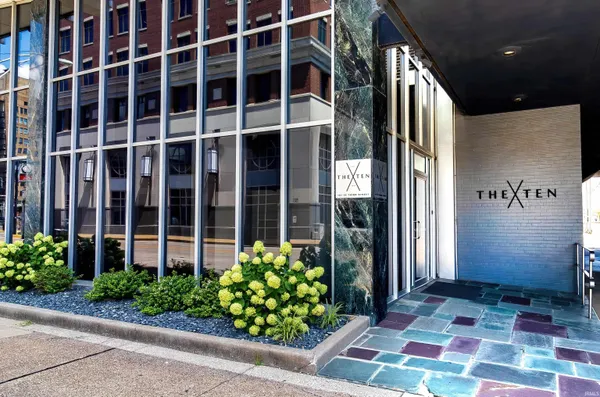 $200,000 | 101 Southeast 3rd Street, Unit 3B, Evansville, IN 47708