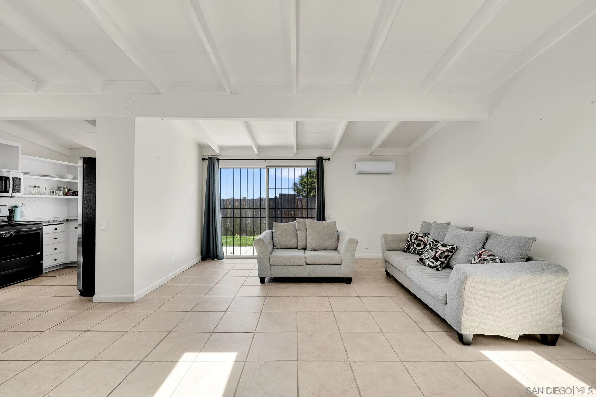 920 Raintree Place Vista, CA 92084 - Photo 6 of 22