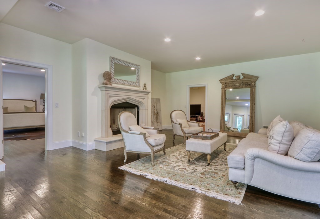 377 Far Reach Road Westwood, MA 02090 - Photo 24 of 41 Gallery Image 24