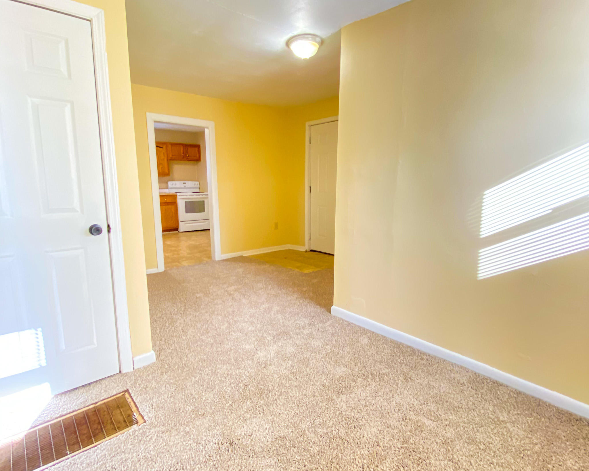 6810 Rush Branch Road Somerset, KY 42501 - Photo 5 of 17 IMG_1005