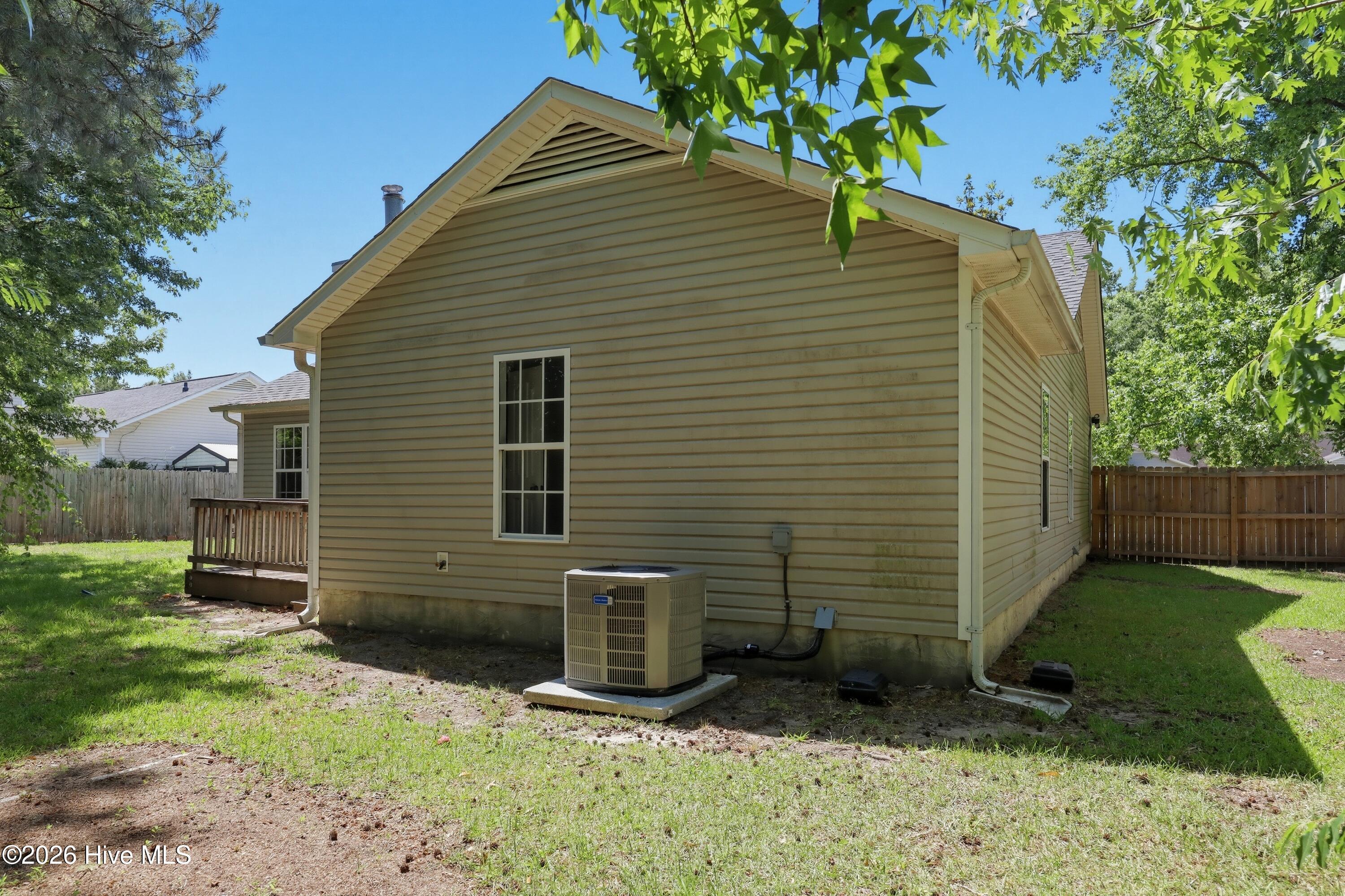 409 Spring Drive Jacksonville, NC 28540 - Photo 7 of 53