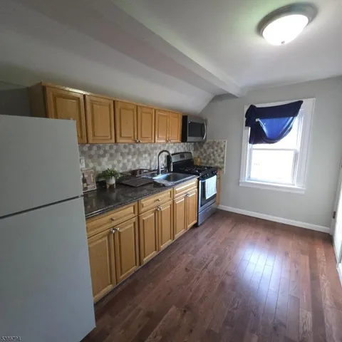 $1,850 | 444 East 26th Street, Paterson, NJ 07514