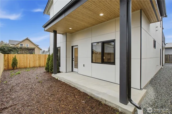$1,198,000 | 8439 47th Avenue South, Unit B, Seattle, WA 98118